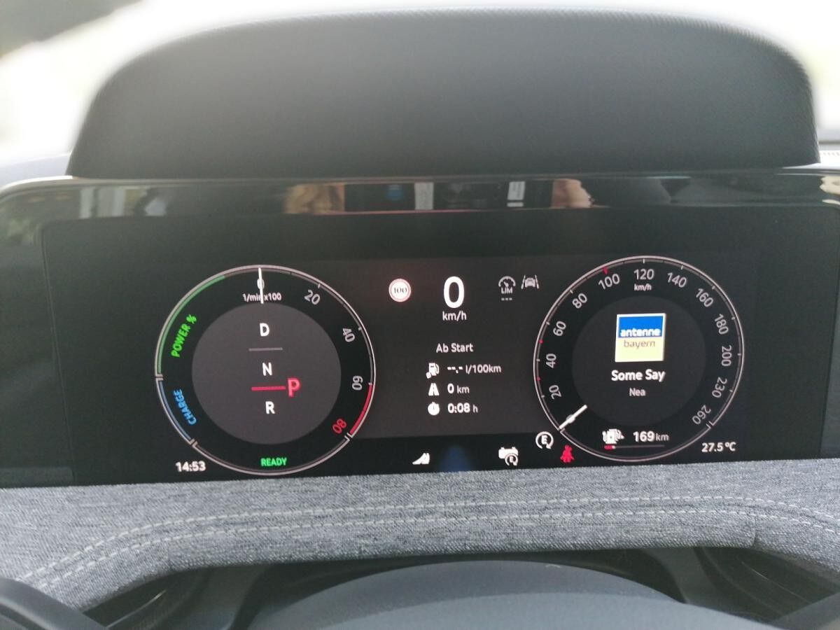 Skoda Superb Combi SELECTION 1.5TSI iV PLUG-IN.AHK.LICHT+SICHT