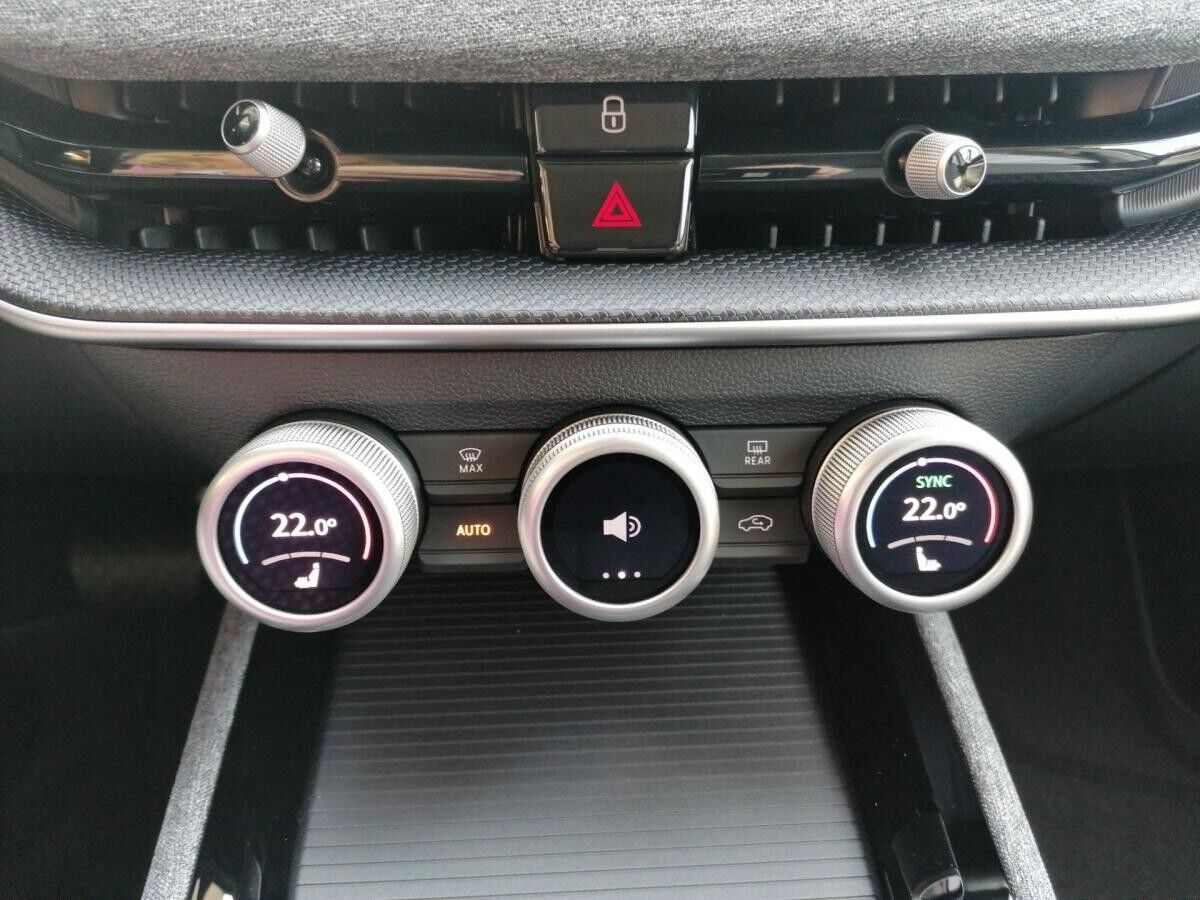 Skoda Superb Combi SELECTION 1.5TSI iV PLUG-IN.AHK.LICHT+SICHT