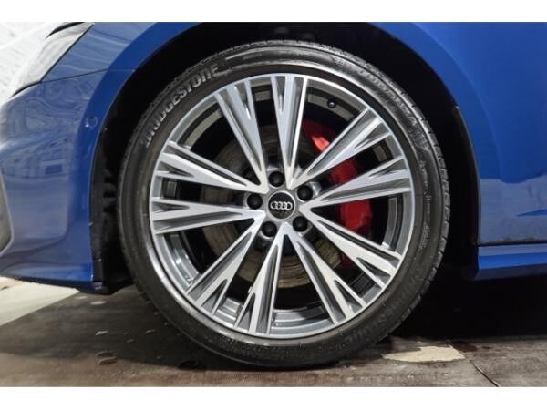 Audi A6 Avant 55 TFSIe quattro S line PANO B&O AHK MATR