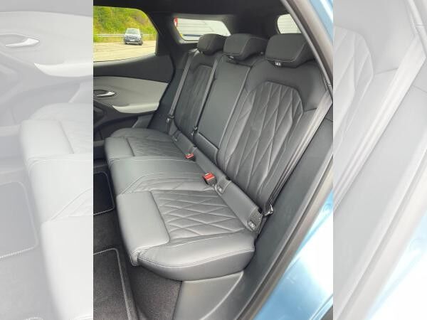 Ford Explorer Premium BEV/ 286PS RWD /AHK /360° / 8-fach Bereift / Vorführfahrzeug