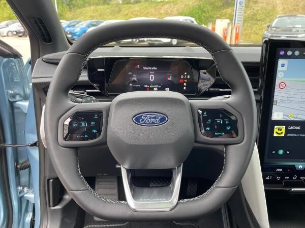 Ford Explorer Premium BEV/ 286PS RWD /AHK /360° / 8-fach Bereift / Vorführfahrzeug