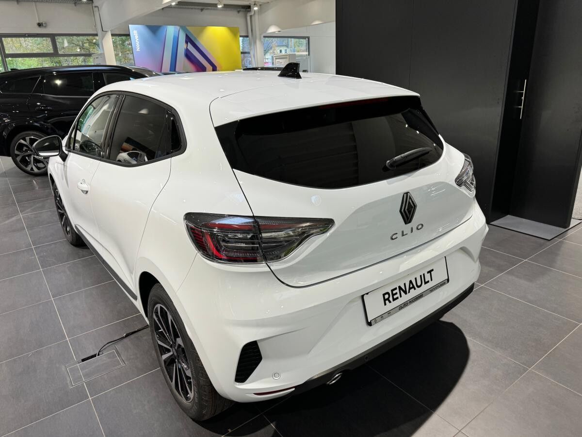 Renault Clio TCE 90 Sondermodell KISS "Ausstattung Techno" mit Winter Paket