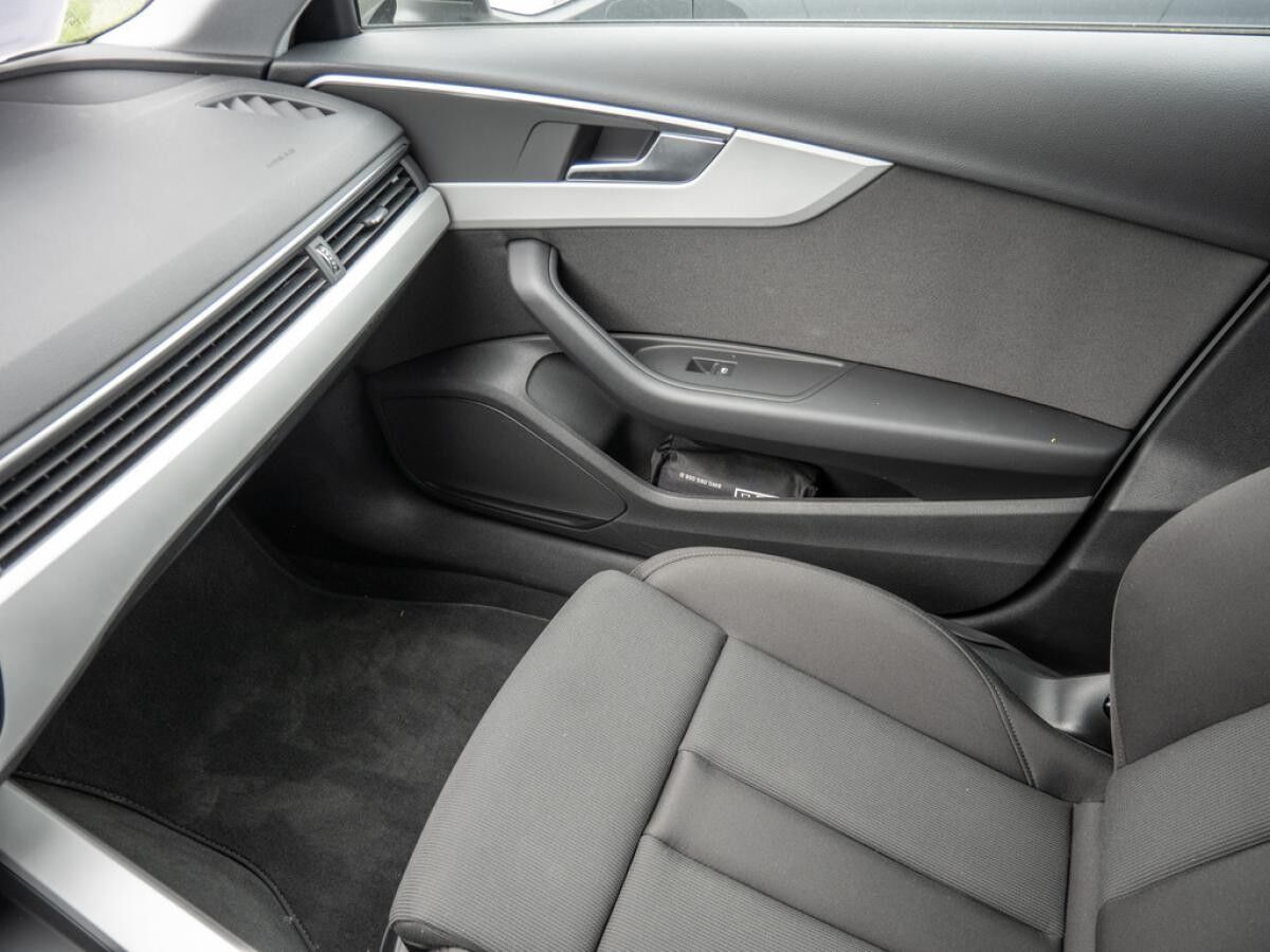 Audi A4 Avant 35 2.0 TFSI S line S tronic AHK ACC Navi