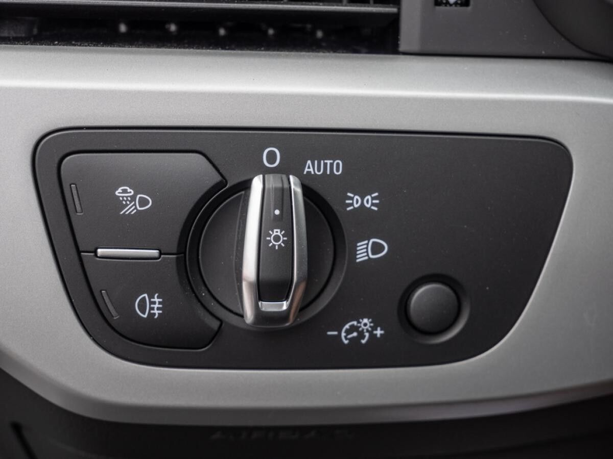 Audi A4 Avant 35 2.0 TFSI S line S tronic AHK ACC Navi