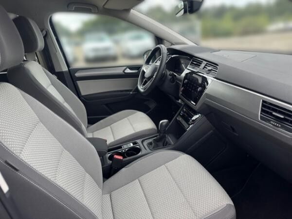 Volkswagen Touran 1.5 TSI DSG *7-SITZ *AHK *ACC*VIRTUAL *RK