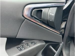 BMW X3 20 xDr. Inno.-Pkt.,AHK,Panorama,Iconic Glow,H&K-Sound,uvm.