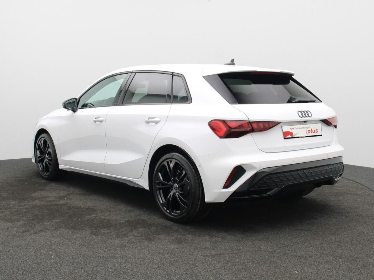 Audi A3 Sportback S-Line 30 TFSI S-tronic / LED, RFK