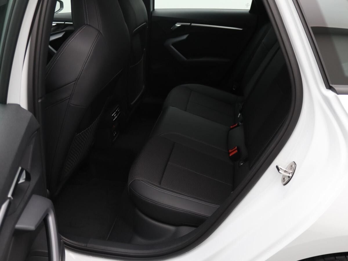 Audi A3 Sportback S-Line 30 TFSI S-tronic / LED, RFK