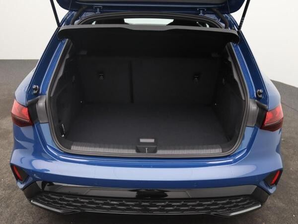 Audi A3 Sportback S-Line 35 TFSI S-tronic / LED, RFK