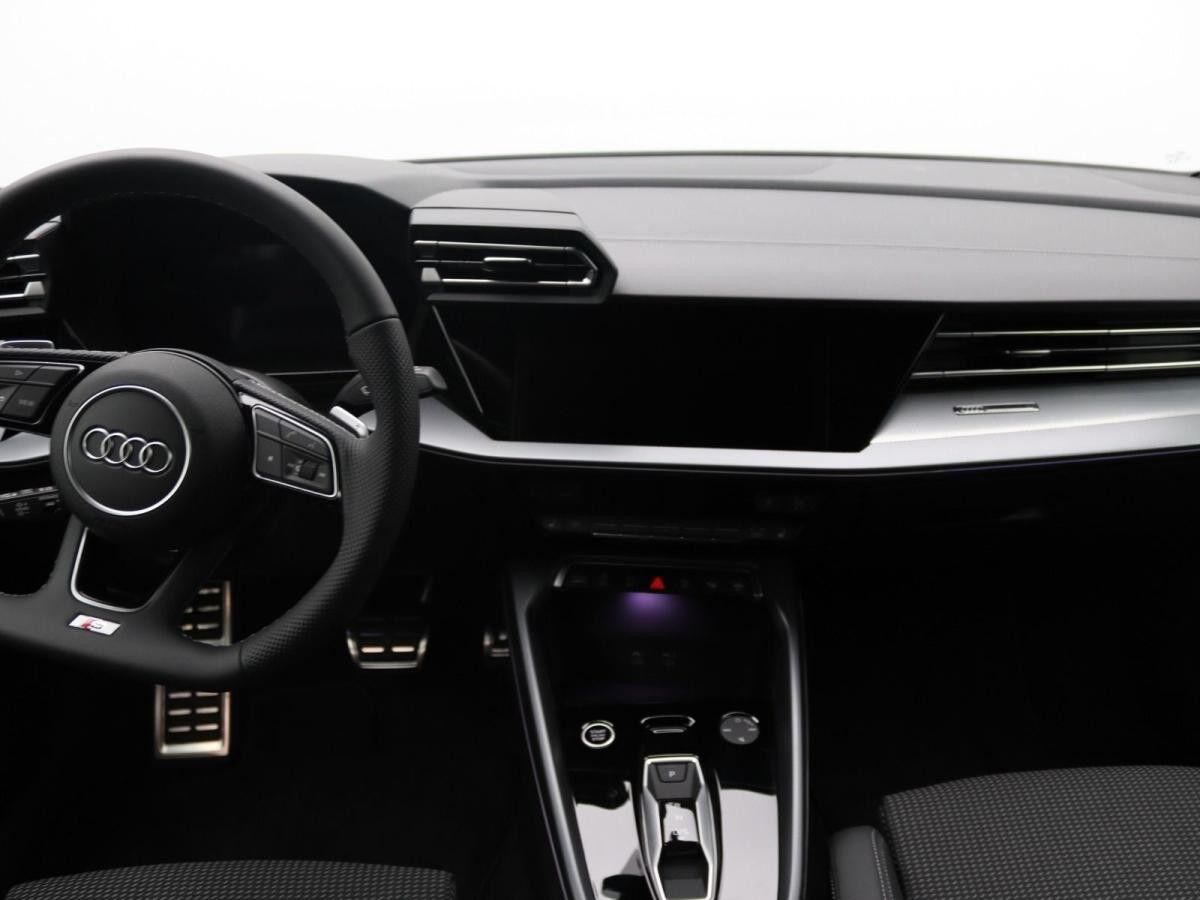 Audi A3 Sportback S-Line 35 TFSI S-tronic / LED, RFK