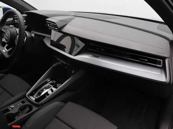 Audi A3 Sportback S-Line 35 TFSI S-tronic / LED, RFK