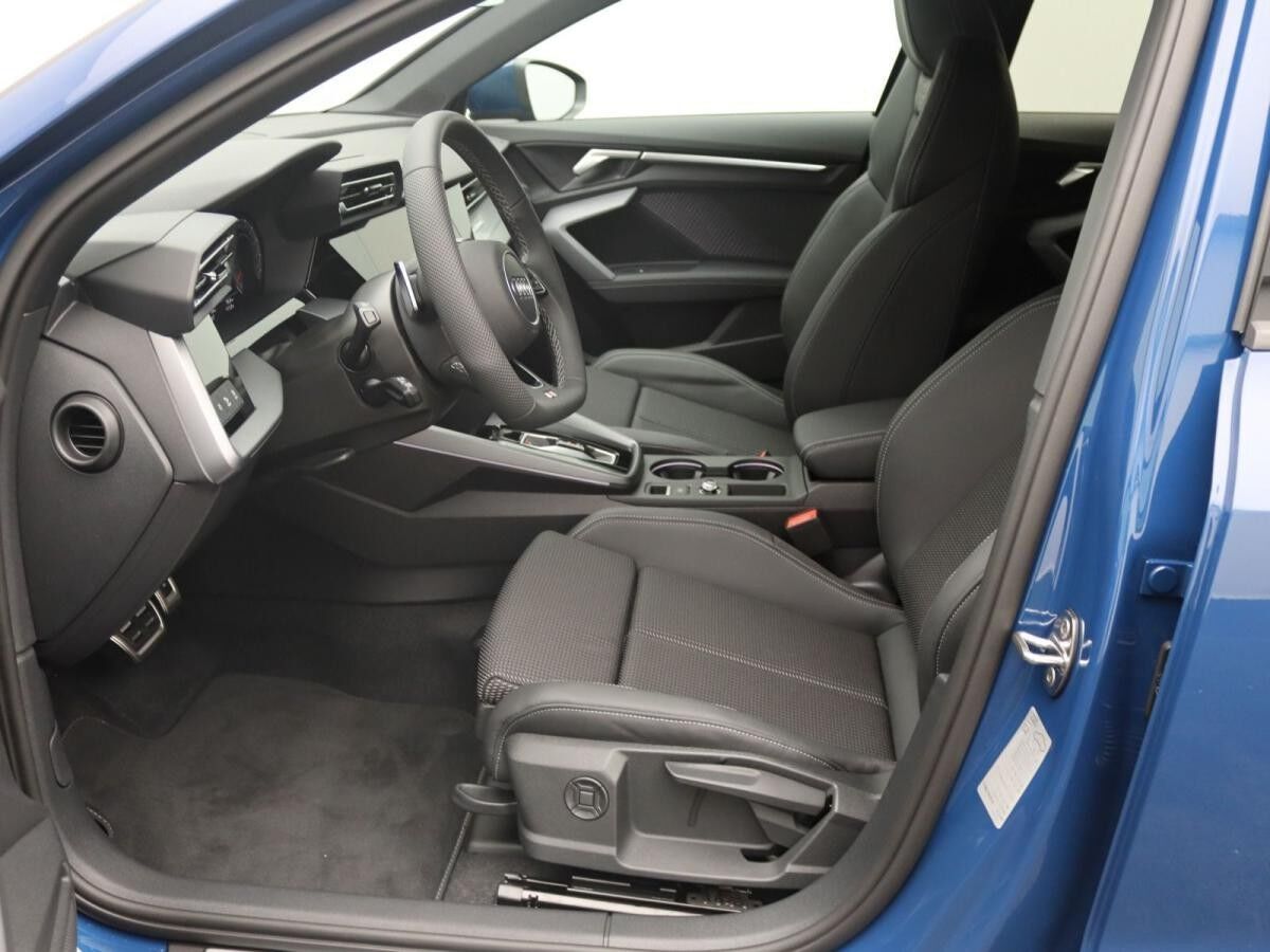 Audi A3 Sportback S-Line 35 TFSI S-tronic / LED, RFK