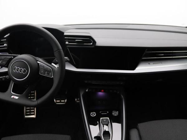 Audi A3 Sportback S-Line 35 TFSI S-tronic / LED, RFK
