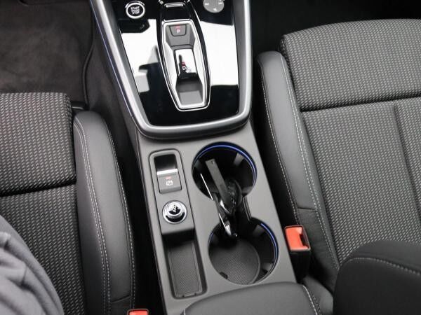 Audi A3 Sportback S-Line 35 TFSI S-tronic / LED, RFK