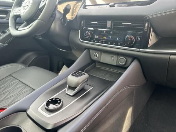 Nissan Qashqai Tekna+ 4x4 1.3 DIG-T MHEV HUD LED Navi Leder Memory Sitze Allrad