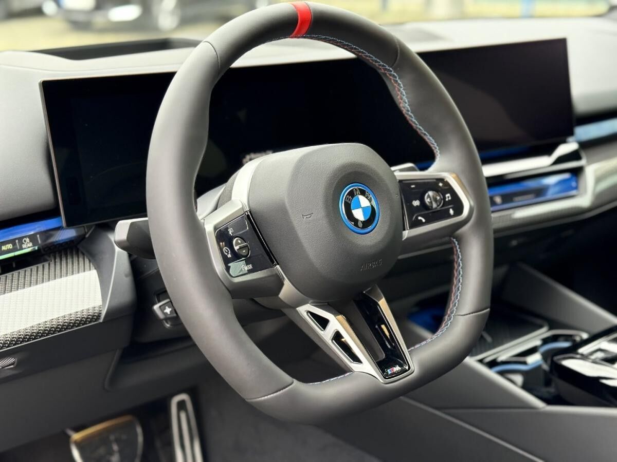 BMW i5 M60 xDrive Limousine M Sport Pro AHK Driv Prof B&W