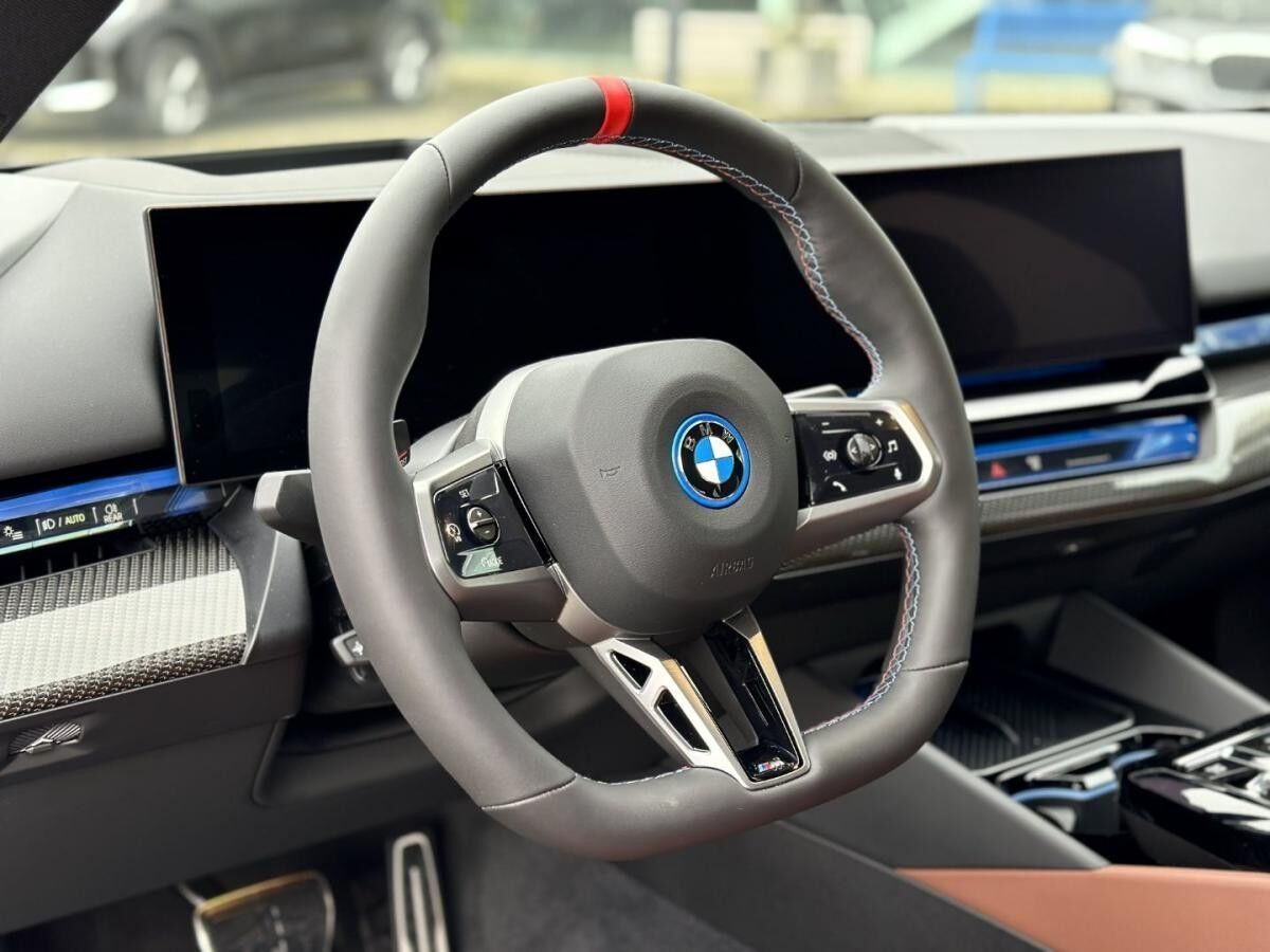 BMW i5 M60 xDrive | UPE 126.760,- | Limousine Sportpaket Head-Up DAB