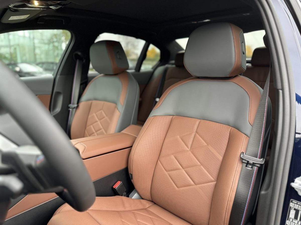 BMW i5 M60 xDrive | UPE 126.760,- | Limousine Sportpaket Head-Up DAB