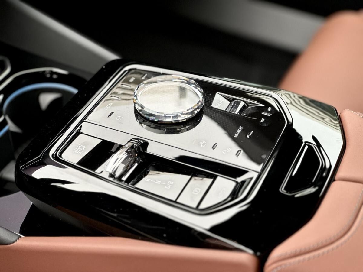 BMW i5 M60 xDrive | UPE 126.760,- | Limousine Sportpaket Head-Up DAB