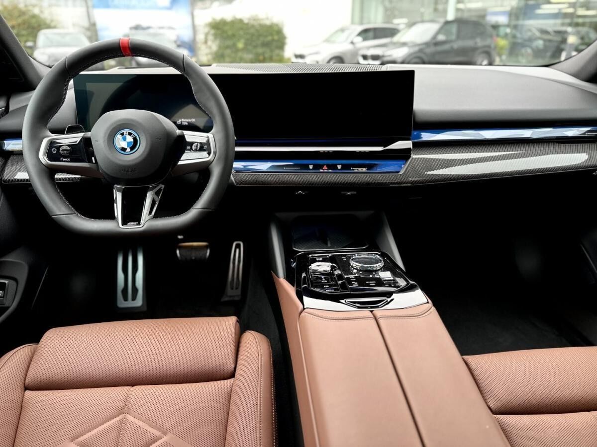 BMW i5 M60 xDrive | UPE 126.760,- | Limousine Sportpaket Head-Up DAB