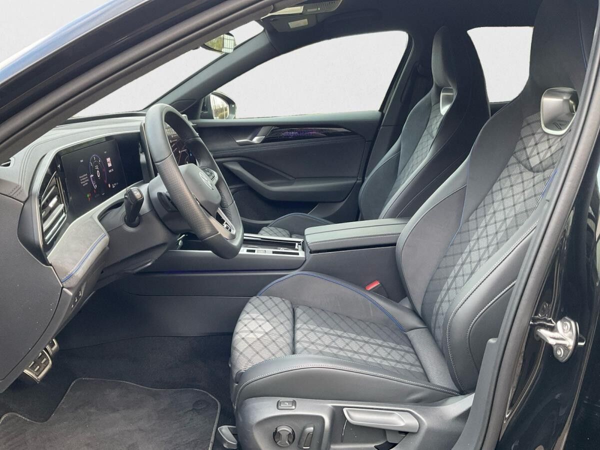 Volkswagen Passat Var. 2.0 TDI DSG R-Line AHK Navi Kamera Volkswagen Passat Var. 2.0 TDI DSG R-Line AHK Navi Kamera