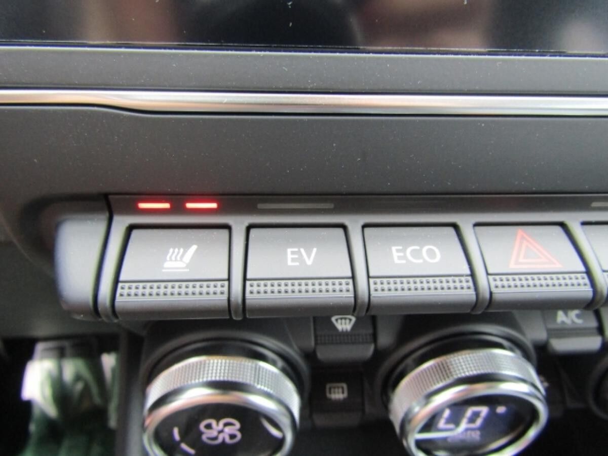 Mitsubishi Colt 1.6 Hybrid PLUS EINPARKHILFE KAMERA SHZ LED