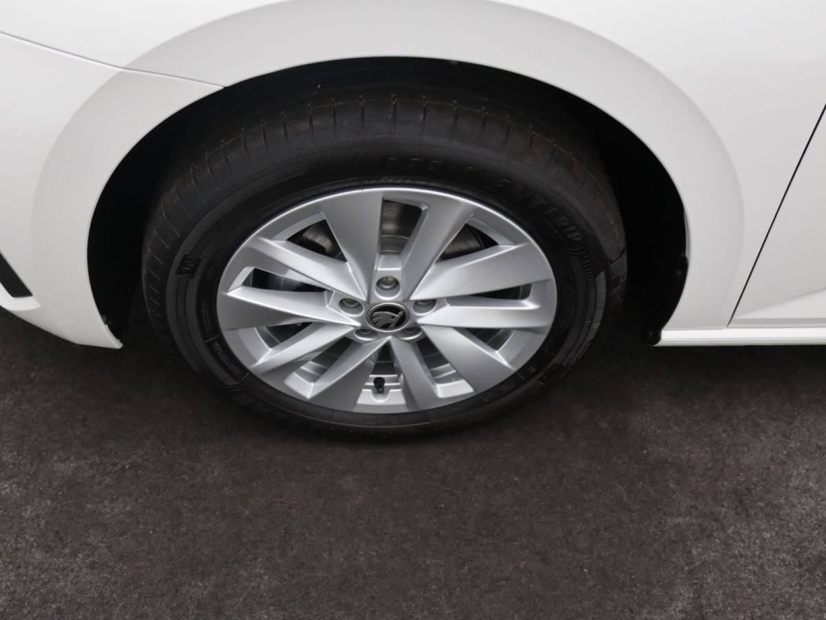 Skoda Scala Selection 1.0 TSI DSG/ LED, RFK, Navi, SZH