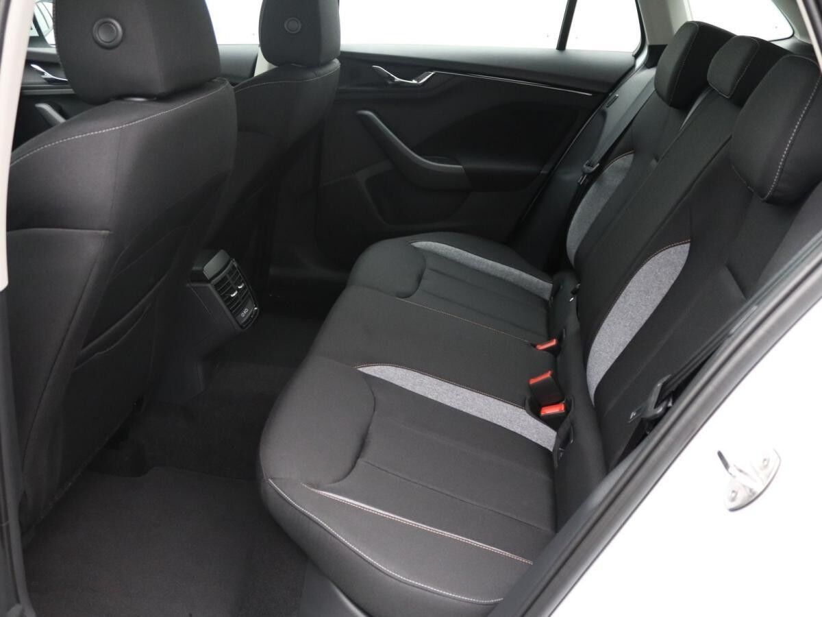 Skoda Scala Drive 1.0 TSI DSG / Navi, Matrix, AHK, RFK