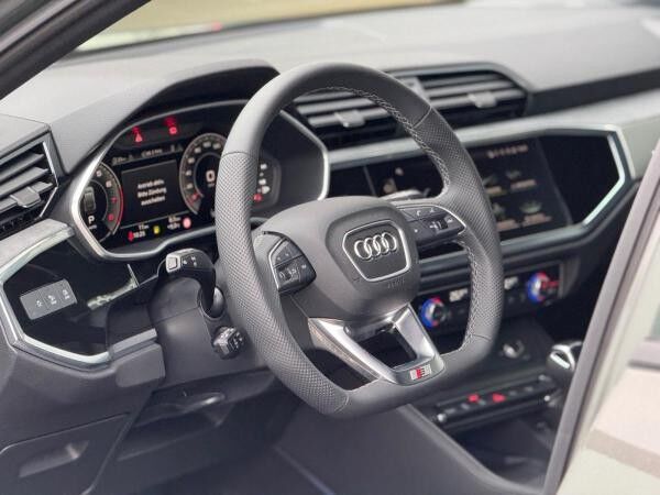 Audi Q3 Sline 35 TFSI KAMERAS*ACC*AHK*MATRIX*PANO*SONOS*NAVI
