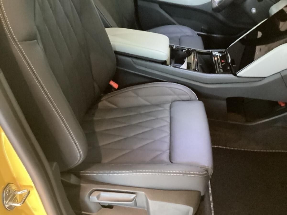 Ford Capri PREMIUM NAVI / AHK / WÄRMEPUMPE / P-DACH / ACC