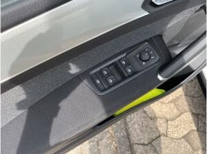 Volkswagen Touran 2.0 TDI *MOVE* DSG Navi AHK RFK ACC SHZ Volkswagen Touran 2.0 TDI *MOVE* DSG Navi AHK RFK ACC SHZ