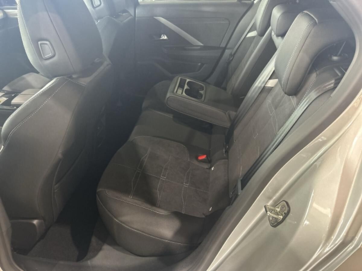 Opel Astra Ultimate befr. Sonderangebot!! HUD Panorama Navi sofort verfügbar!