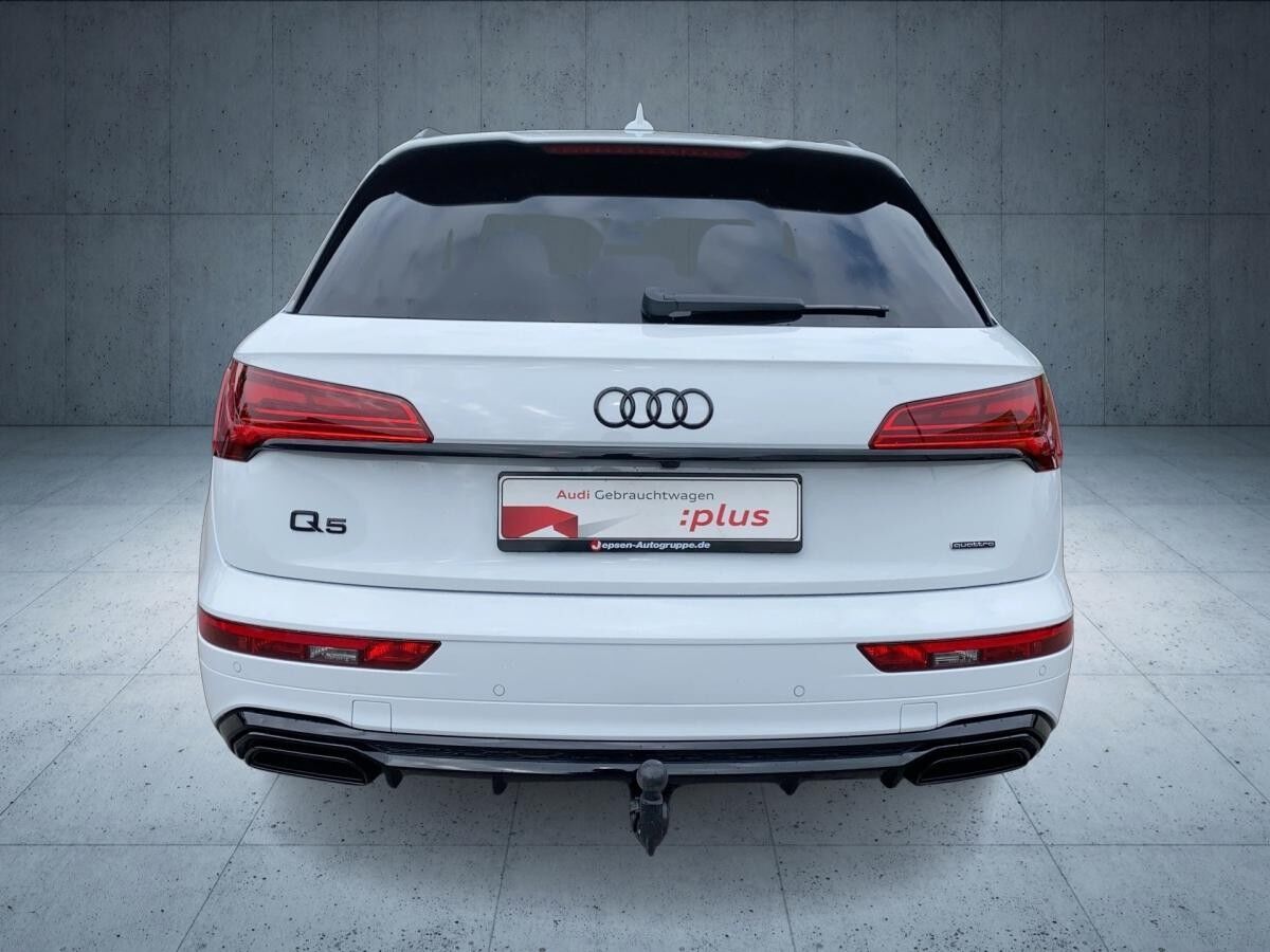 Audi Q5 S line business 40 TDI qu S tr. PANO HUD AHK