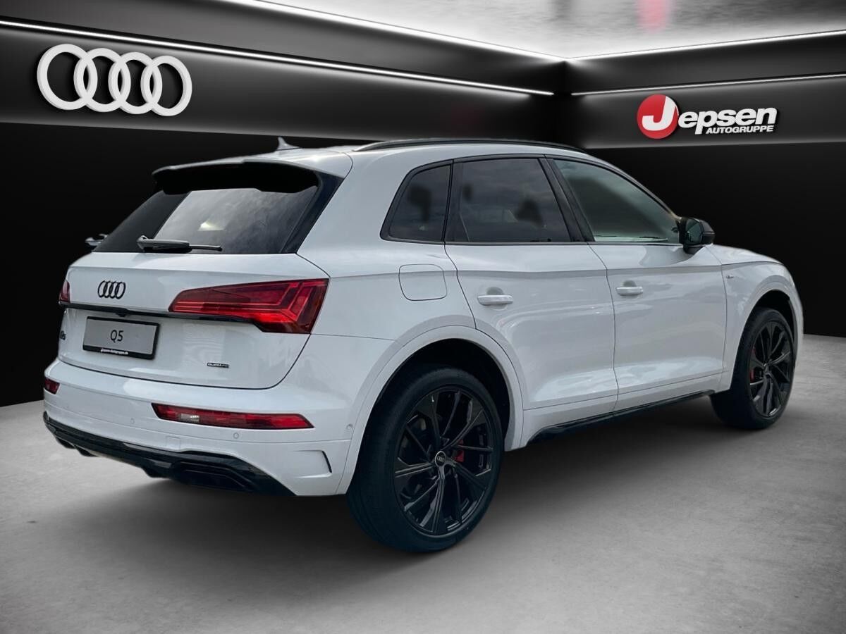 Audi Q5 S line business 40 TDI qu S tr. PANO HUD AHK