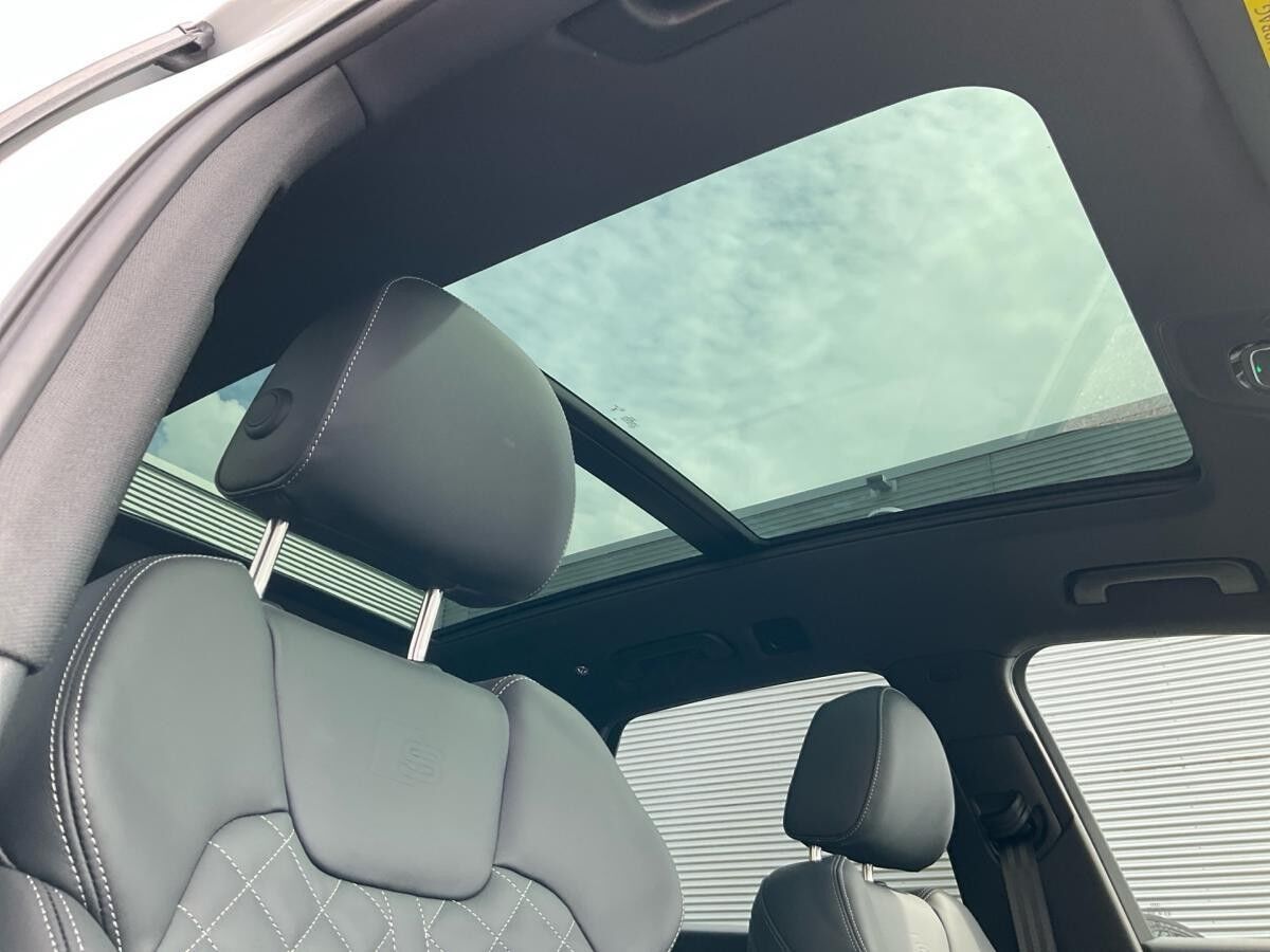 Audi Q5 S line business 40 TDI qu S tr. PANO HUD AHK