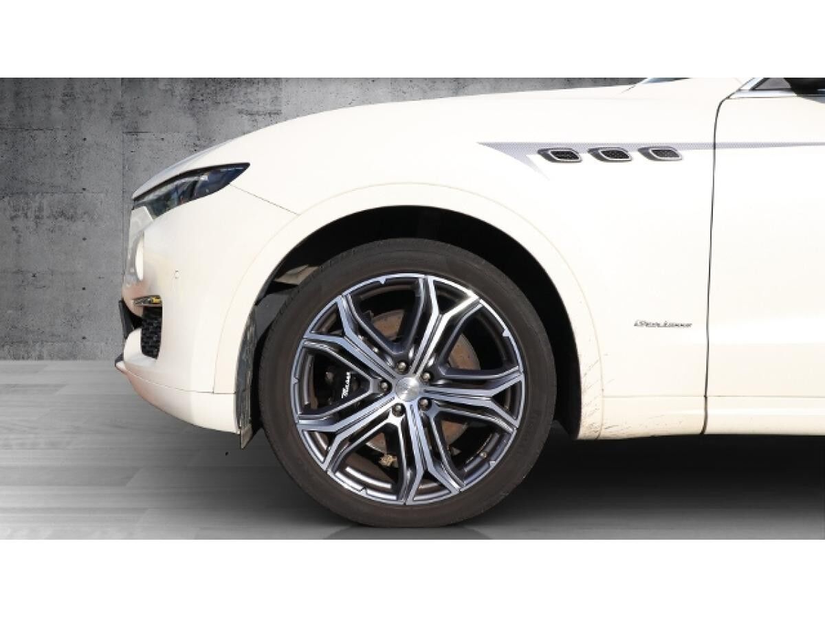 Maserati Levante / Q4 GranLusso MY 19 // Matrixlicht