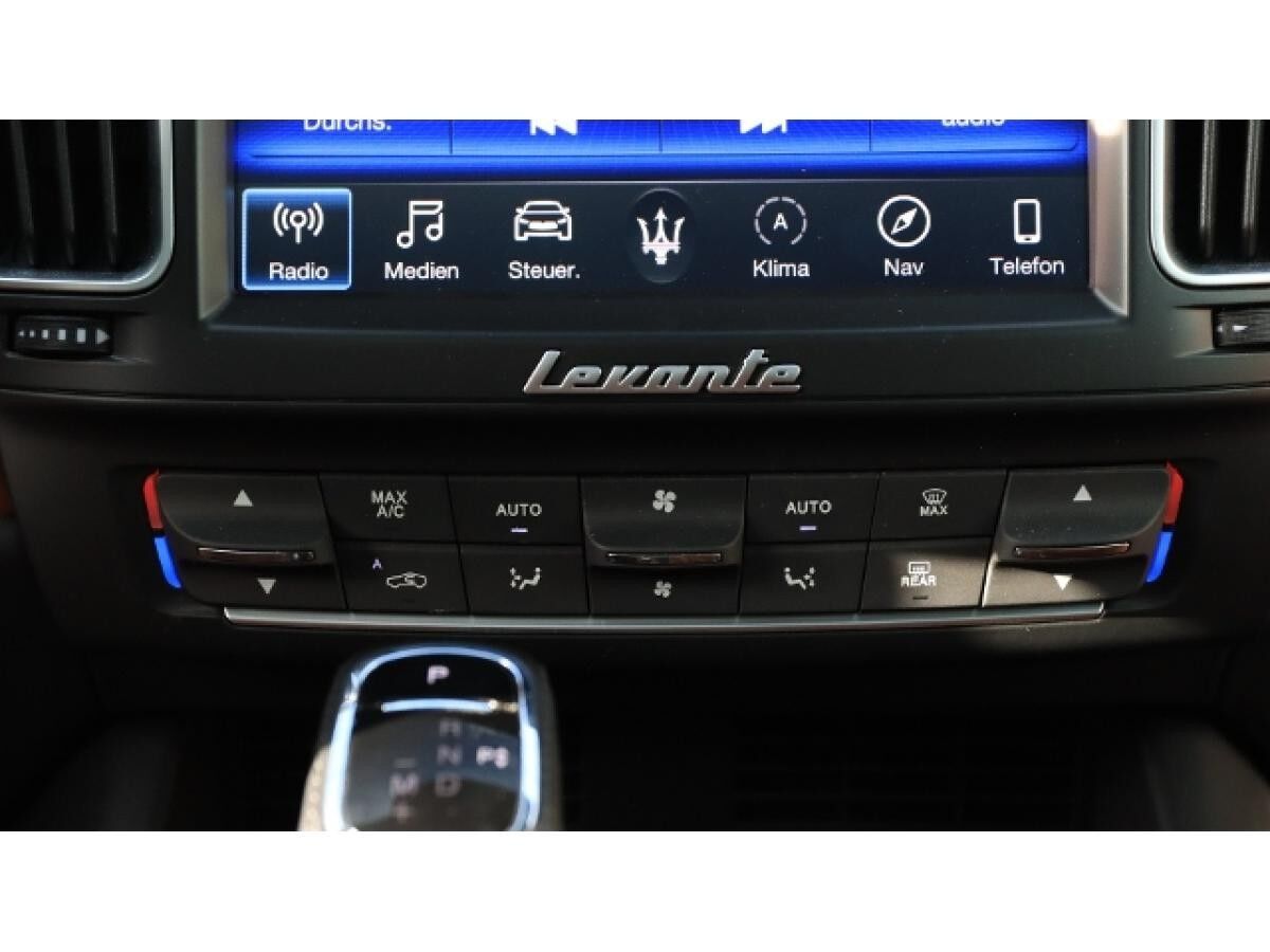 Maserati Levante / Q4 GranLusso MY 19 // Matrixlicht