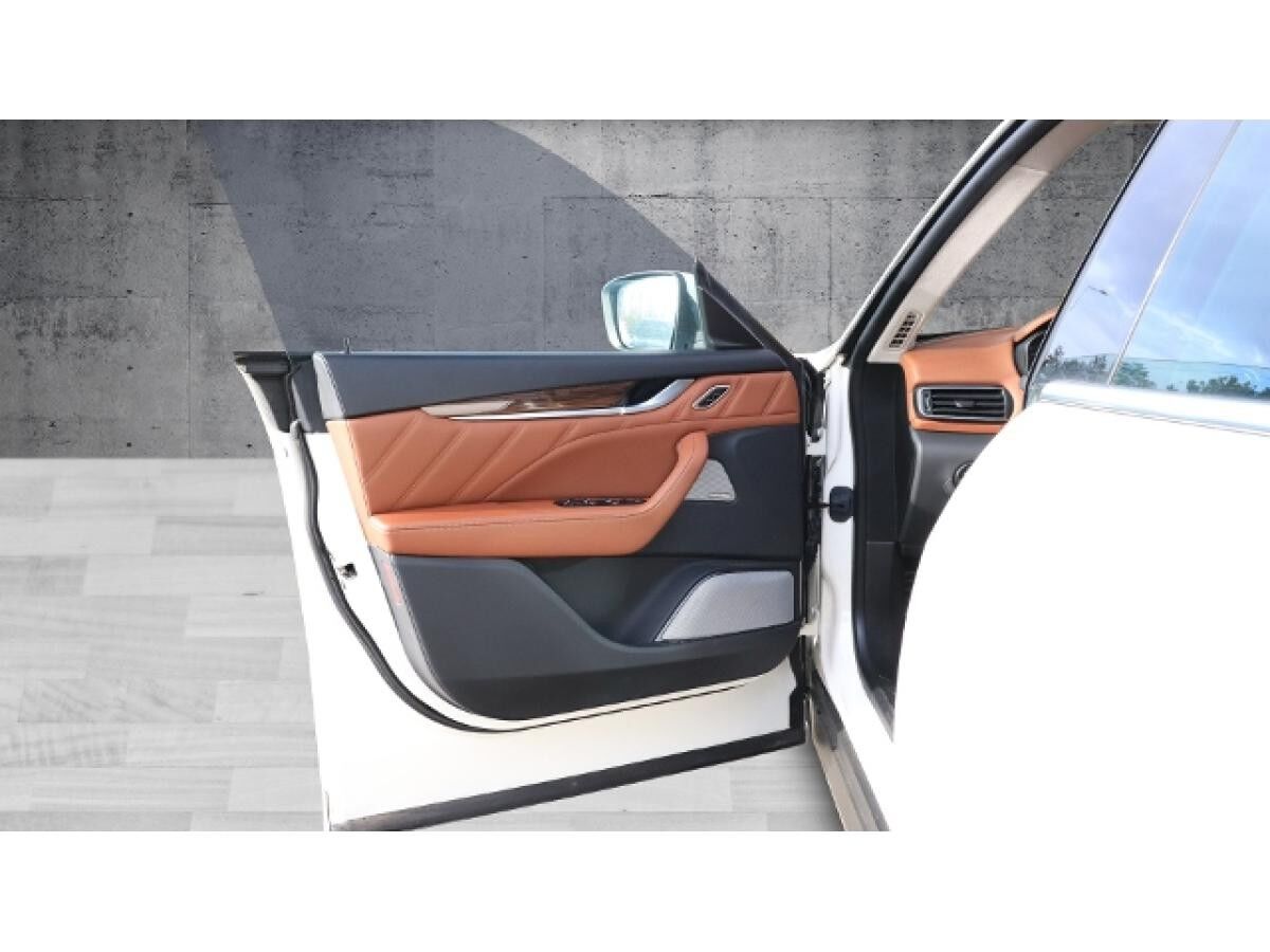 Maserati Levante / Q4 GranLusso MY 19 // Matrixlicht