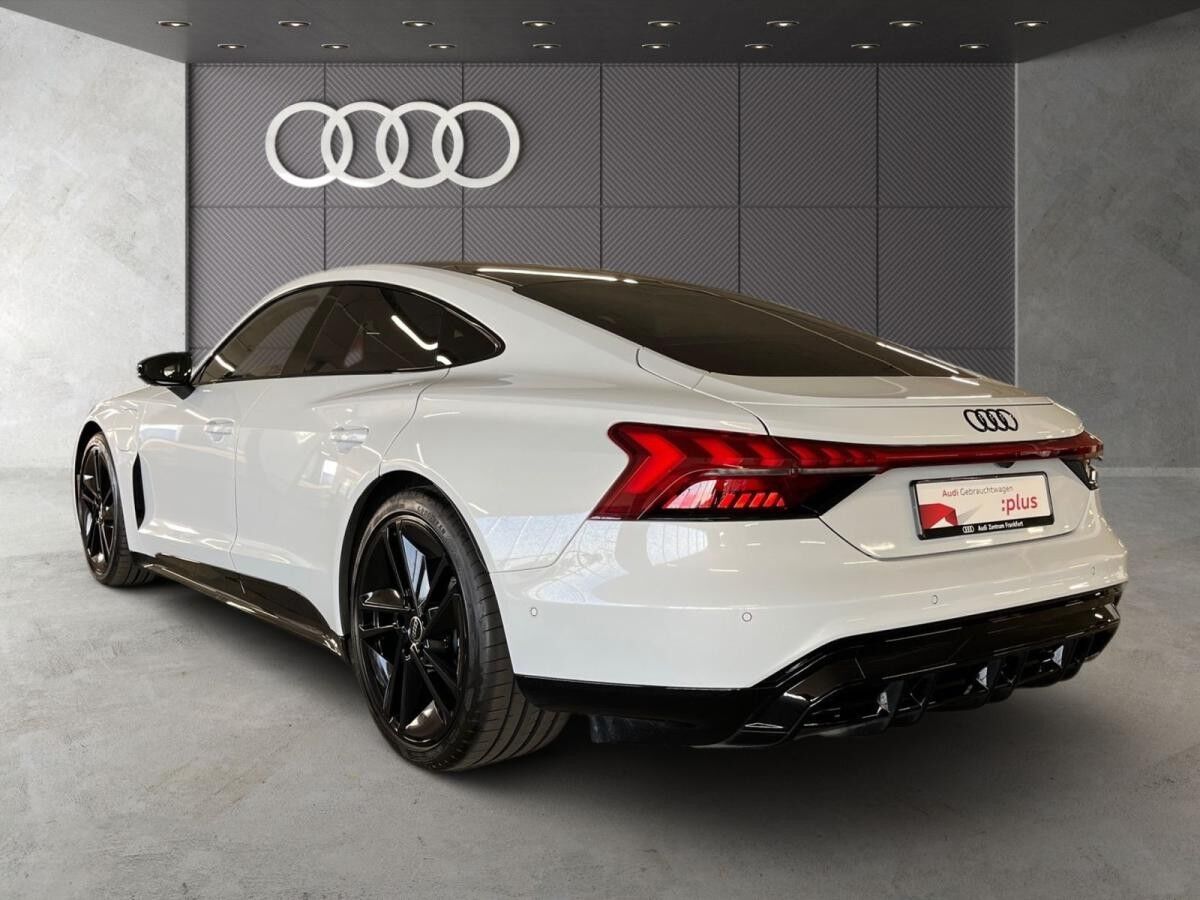 Audi e-tron GT quattro Matrix-LED air suspension B&O Panorama HuD