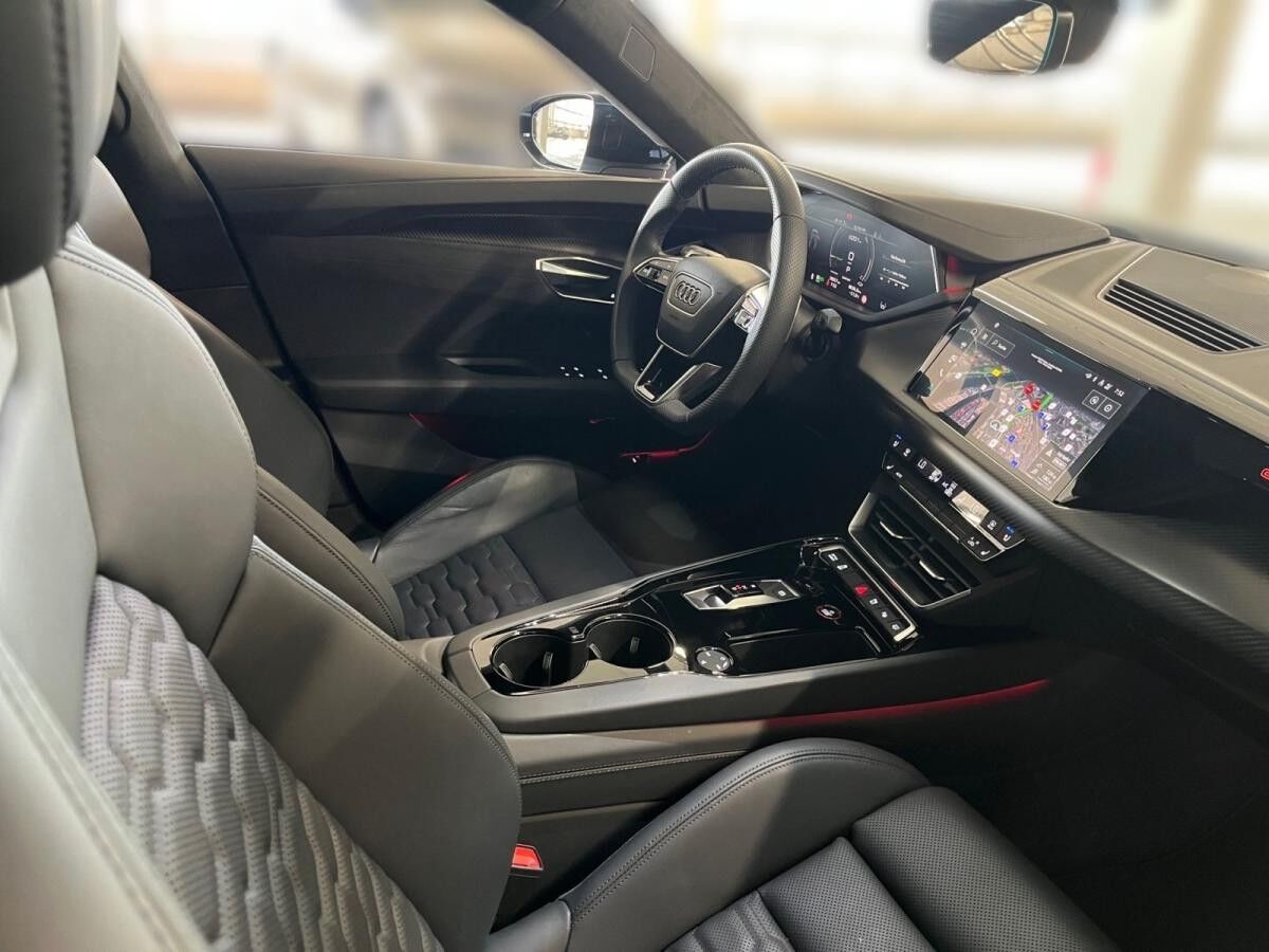 Audi e-tron GT quattro Matrix-LED air suspension B&O Panorama HuD