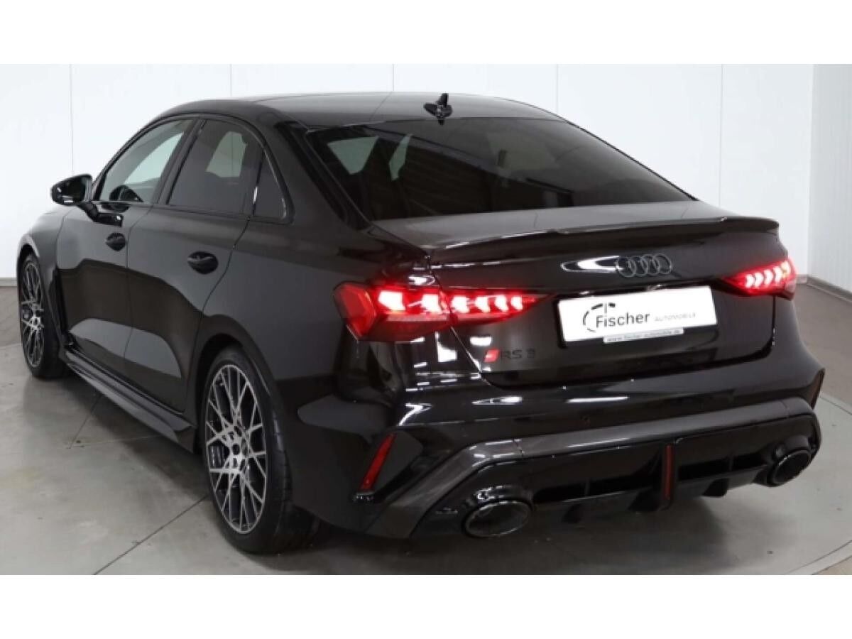 Audi RS3 Limousine TFSI quattro
