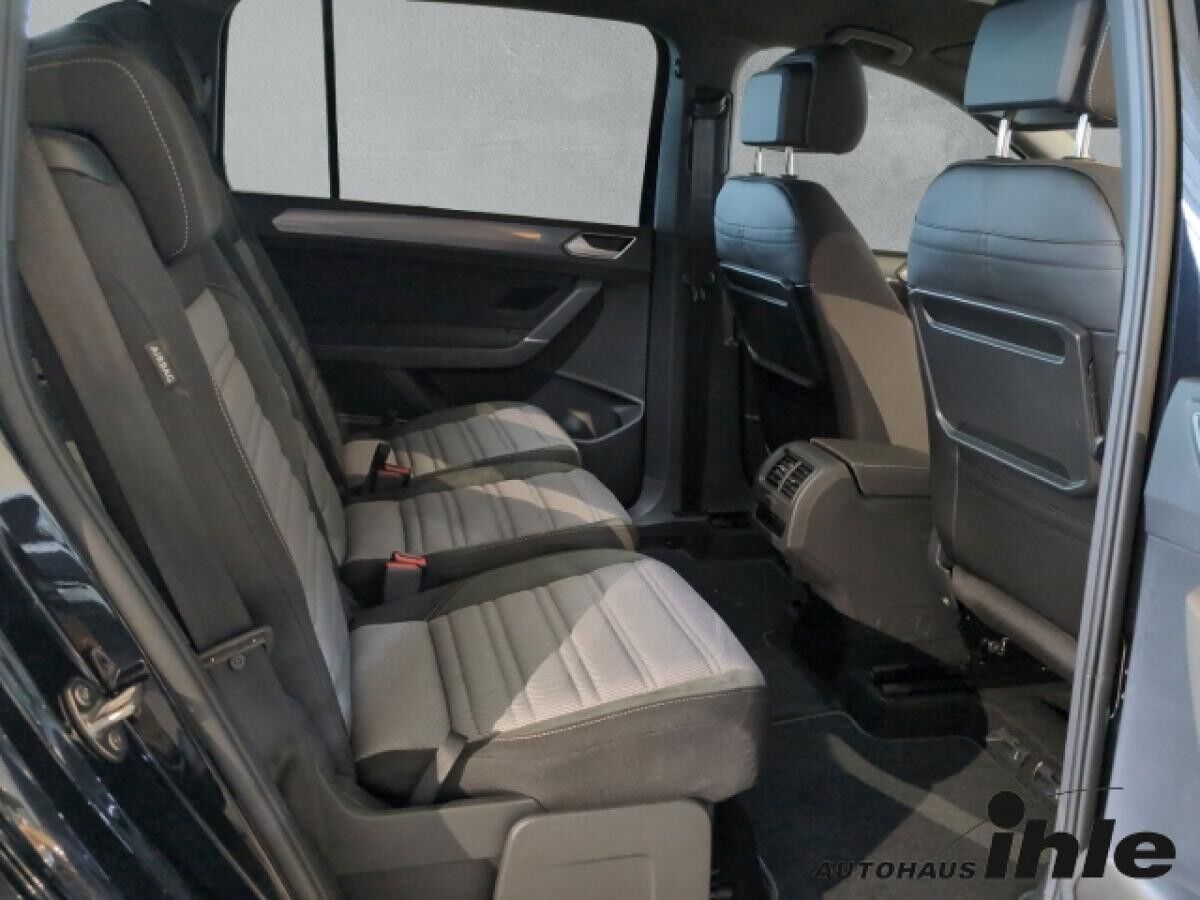 Volkswagen Touran 1,5 TSI DSG Highline R-Line 7-Sitzer Black Style