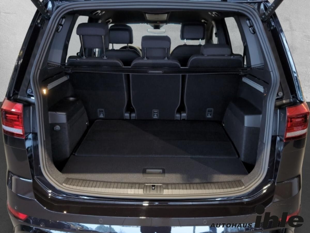 Volkswagen Touran 1,5 TSI DSG Highline R-Line 7-Sitzer Black Style