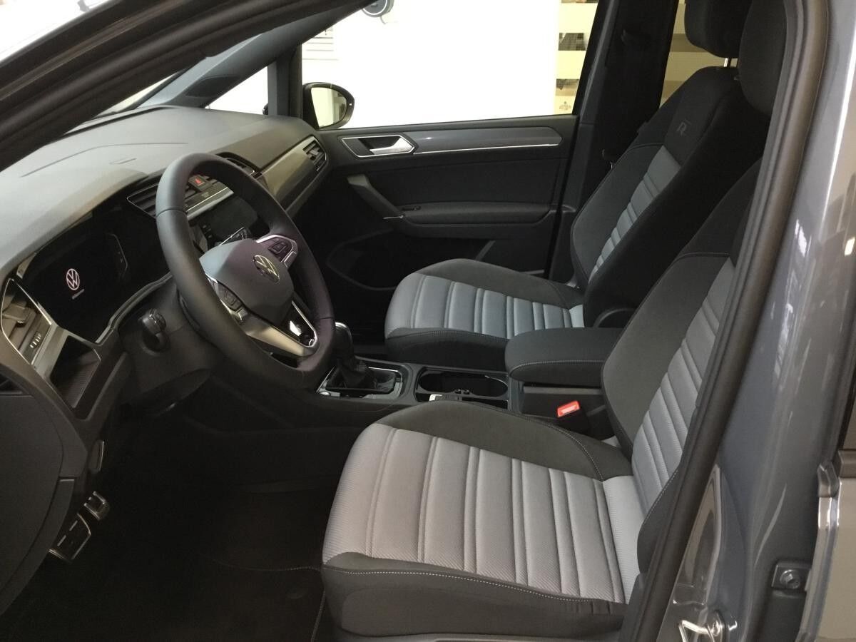 Volkswagen Touran Highline R-Line *SOFORT VERFÜGBAR!* 2,0 l TDI SCR 110 kW (150 PS) 7-Gang-Doppelkupplungsgetri Volkswagen Touran Highline R-Line *SOFORT VERFÜGBAR!* 2,0 l TDI SCR 110 kW (150 PS) 7-Gang-Doppelkupplungsgetri