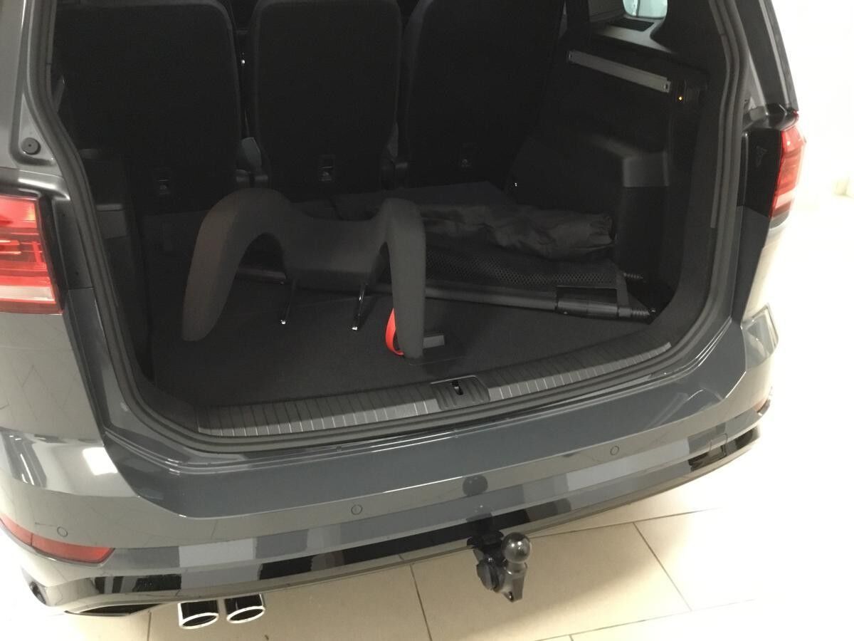 Volkswagen Touran Highline R-Line *GEWERBE-LEASING!*SOFORT VERFÜGBAR!* 2,0 l TDI SCR 110 kW (150 PS) 7-Gang-Doppelkupp Volkswagen Touran Highline R-Line *GEWERBE-LEASING!*SOFORT VERFÜGBAR!* 2,0 l TDI SCR 110 kW (150 PS) 7-Gang-Doppelkupp