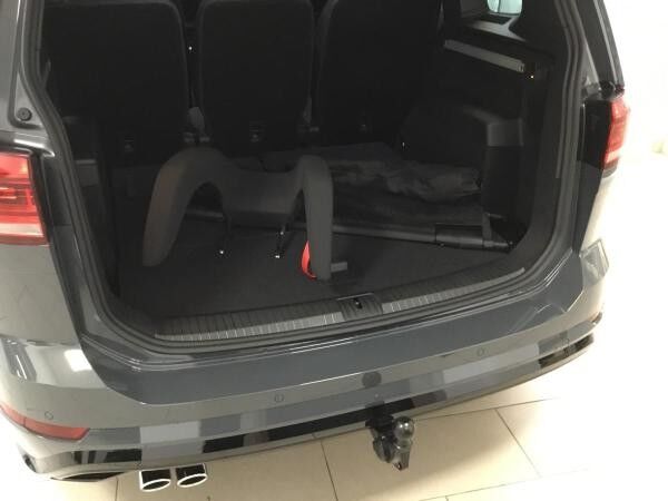 Volkswagen Touran Highline R-Line *GEWERBE-LEASING!*SOFORT VERFÜGBAR!* 2,0 l TDI SCR 110 kW (150 PS) 7-Gang-Doppelkupp