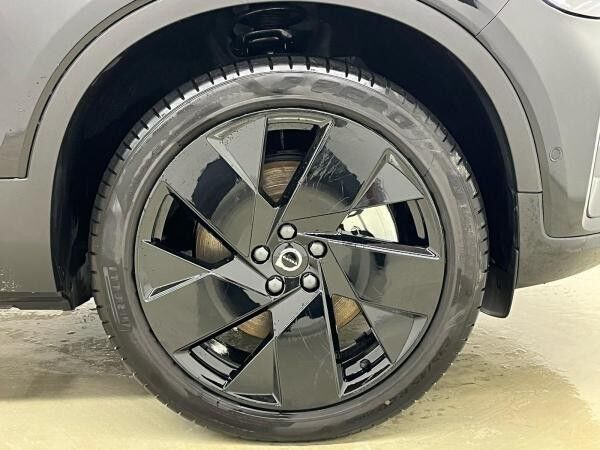 Volvo EC40 Extend. Range Plus Black Edition