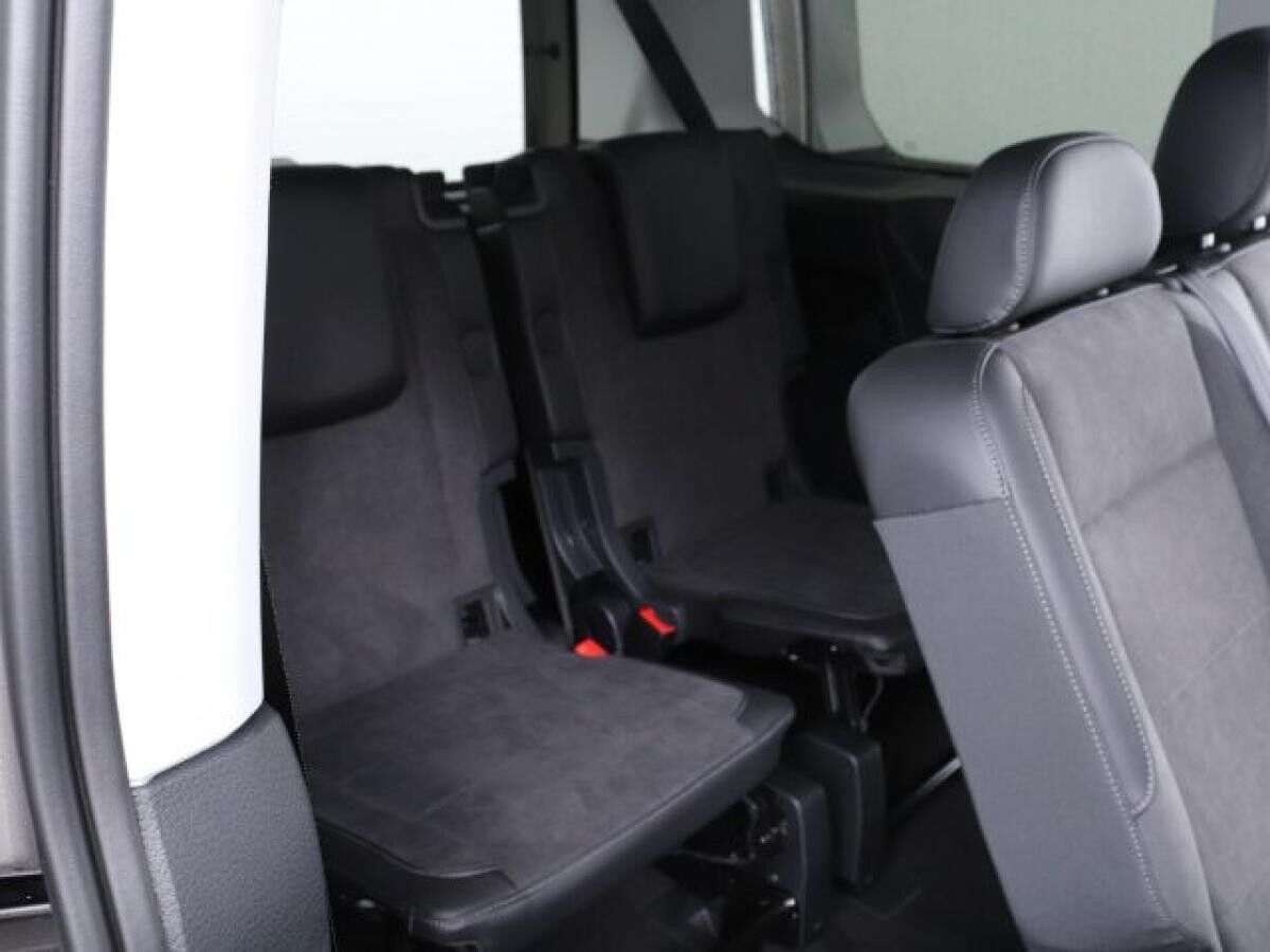 Volkswagen Caddy Maxi Style 1.5 TSI DSG CarPlay ACC LED PDC Volkswagen Caddy Maxi Style 1.5 TSI DSG CarPlay ACC LED PDC