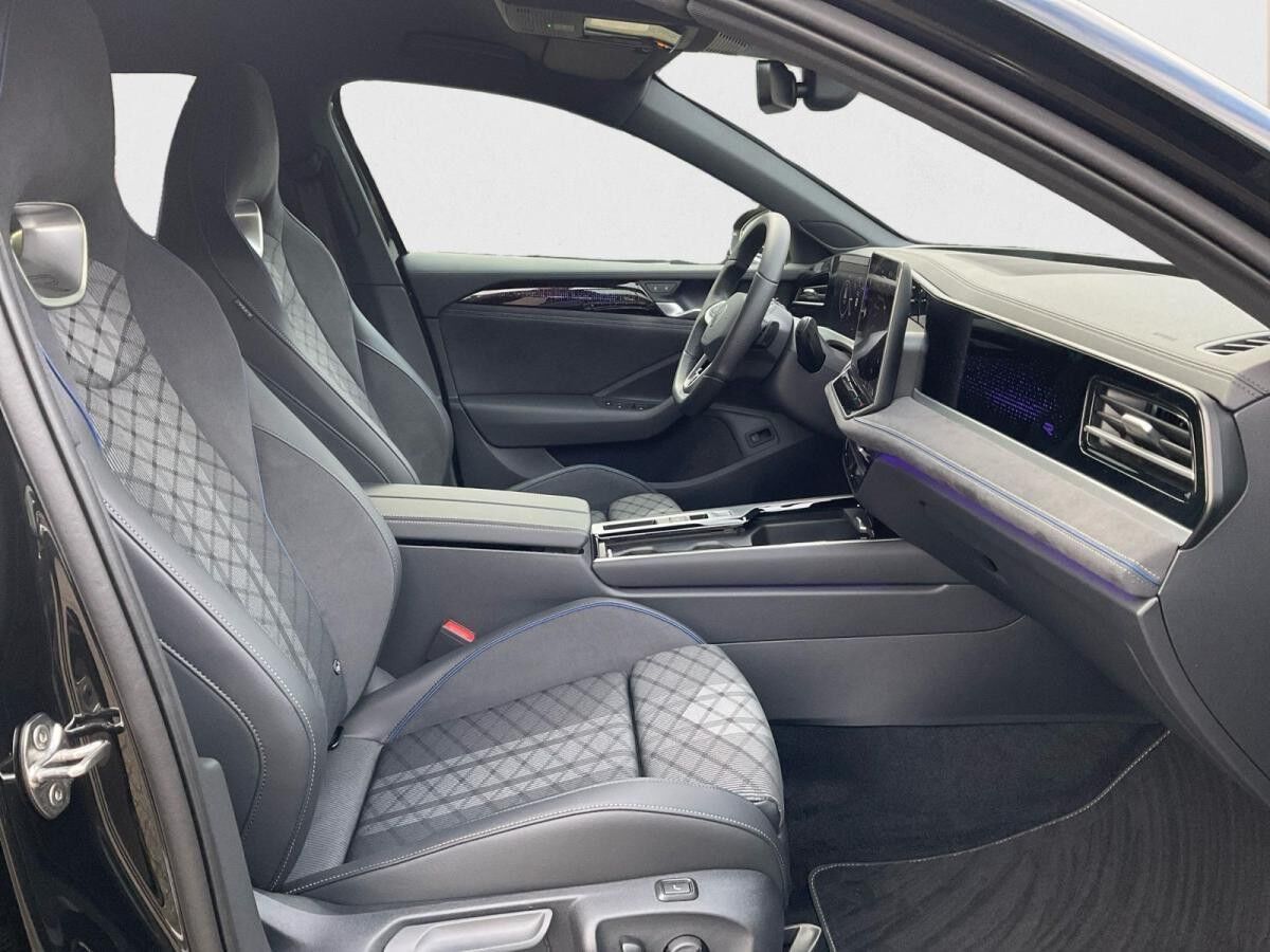 Volkswagen Passat Var. 2.0 TDI DSG R-Line AHK Navi Kamera Volkswagen Passat Var. 2.0 TDI DSG R-Line AHK Navi Kamera