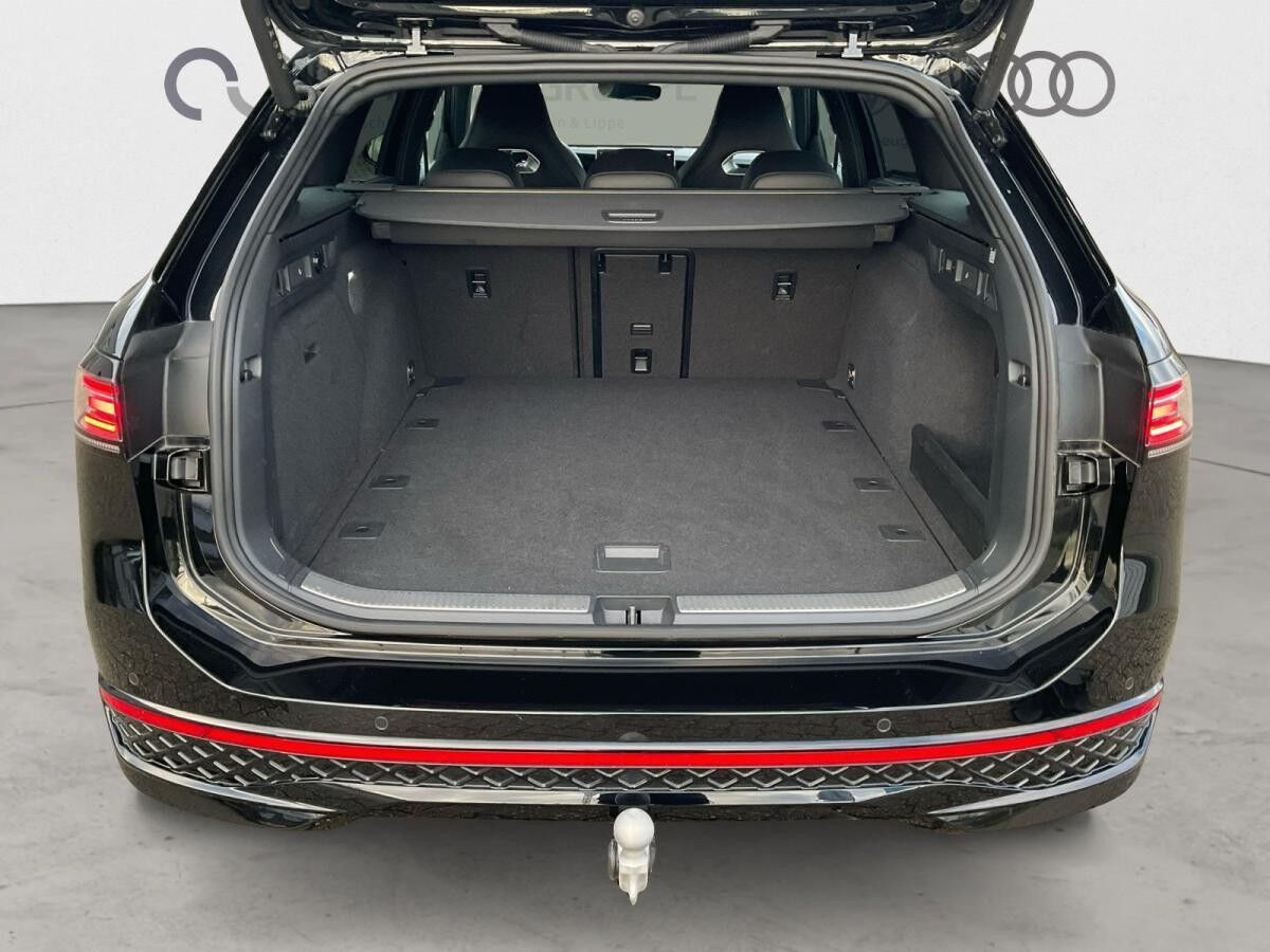 Volkswagen Passat Var. 2.0 TDI DSG R-Line AHK Navi Kamera Volkswagen Passat Var. 2.0 TDI DSG R-Line AHK Navi Kamera